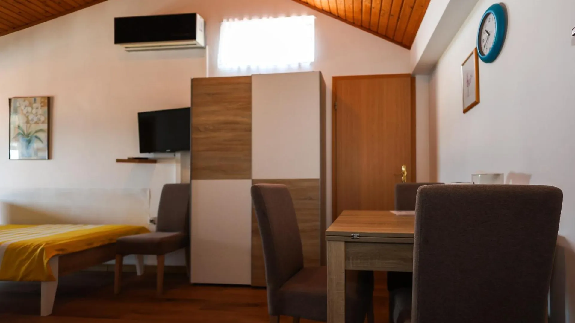 Apartmani Sabira Novi Vinodolski 0*,  Croacia