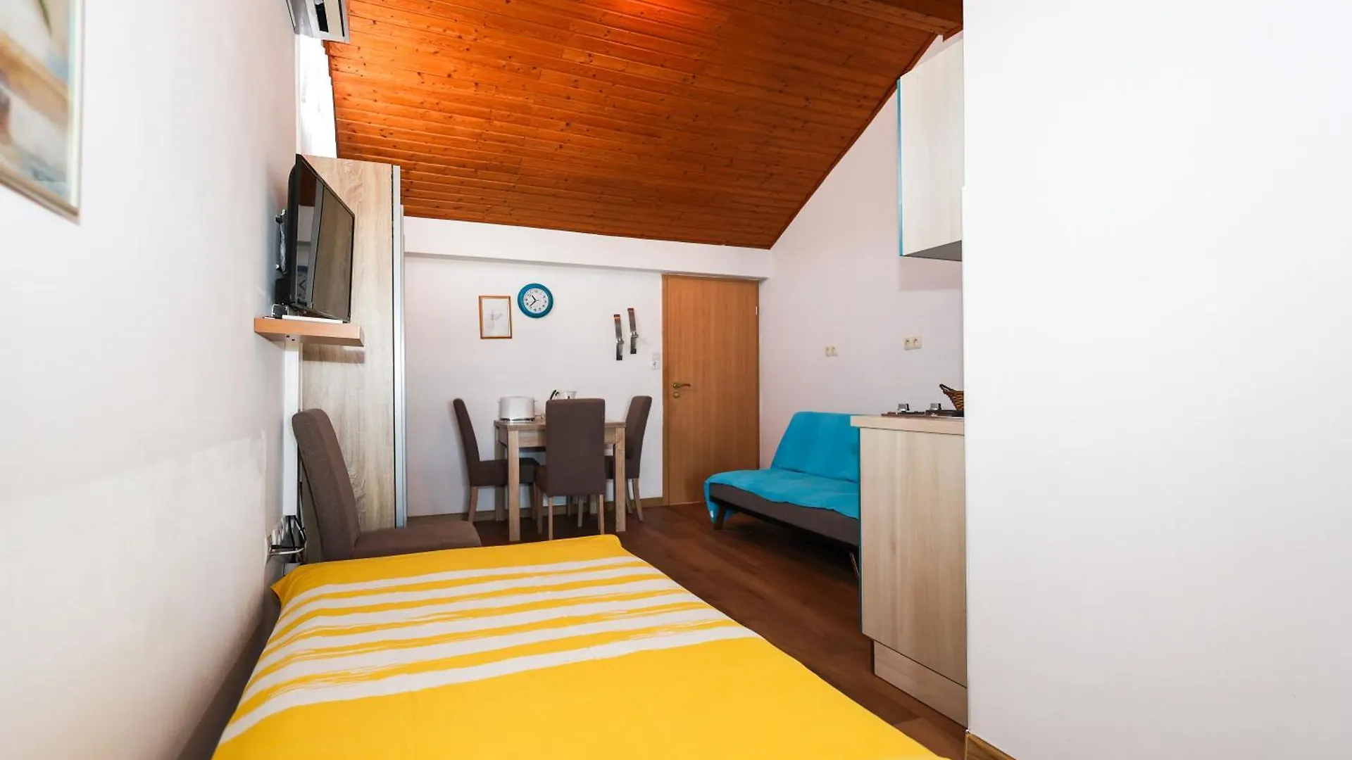 Apartmani Sabira Novi Vinodolski 0*,  Croacia